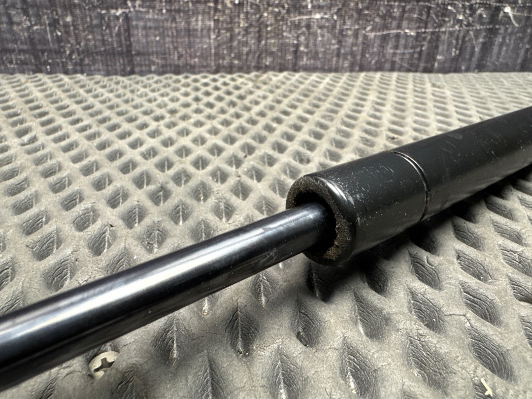 Амортизатор багажника, 2840 рублей, Красноярск