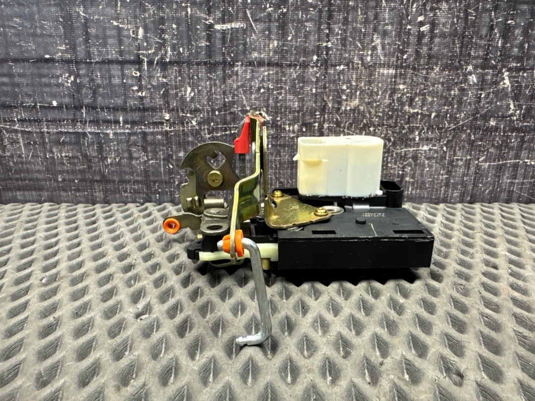 Замок багажника, 7670 рублей, Красноярск