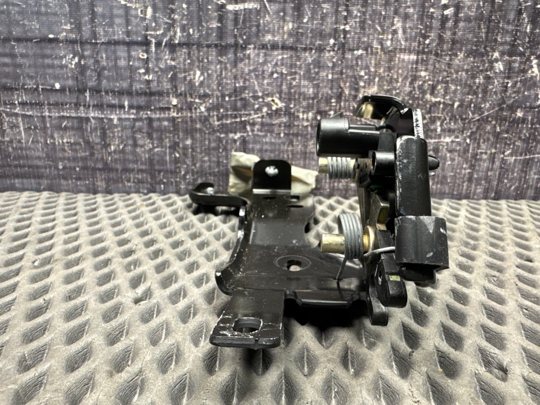 Замок багажника, 1420 рублей, Красноярск