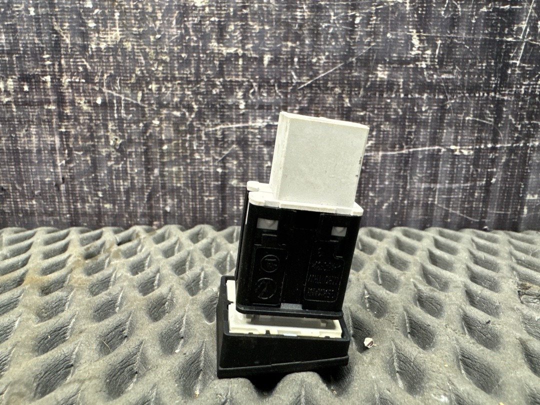 Кнопка ESP, 970 рублей, Красноярск