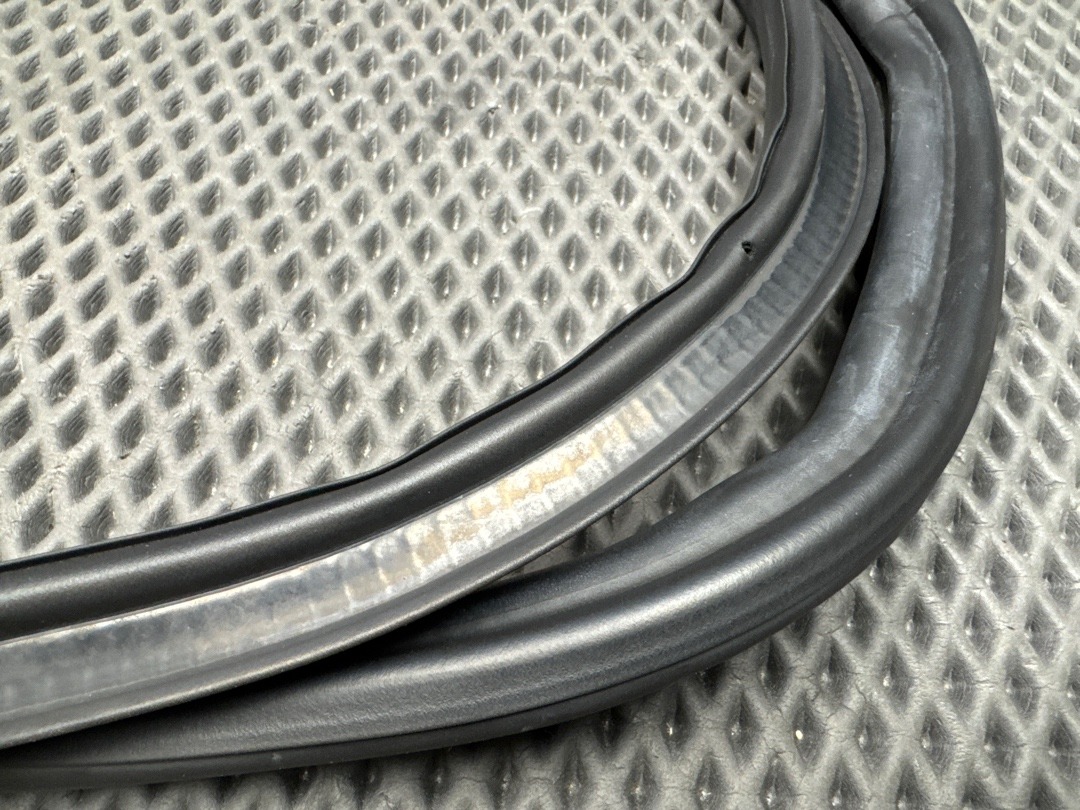 Уплотнитель крышки багажника, 1060 рублей, Красноярск