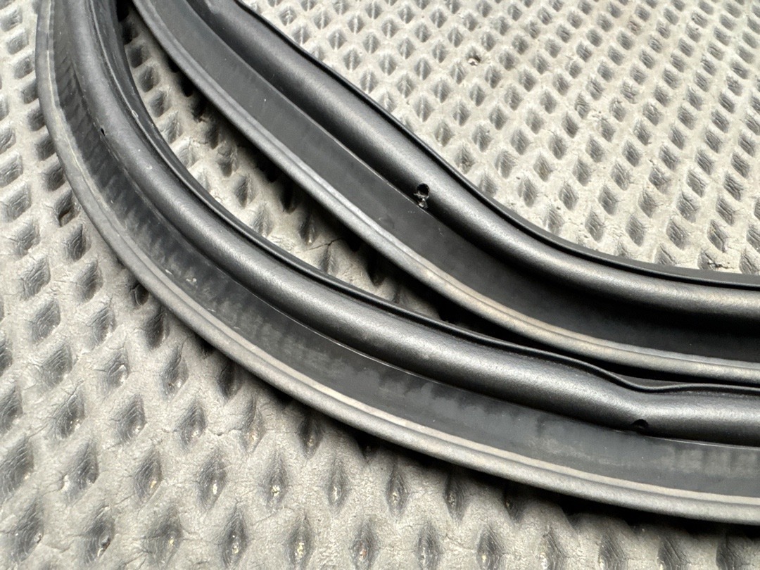 Уплотнитель крышки багажника, 1060 рублей, Красноярск