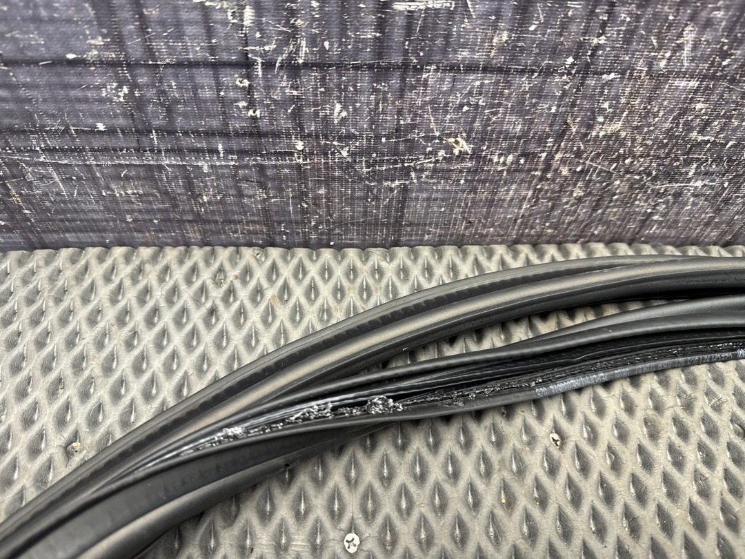 Уплотнитель крышки багажника, 1060 рублей, Красноярск