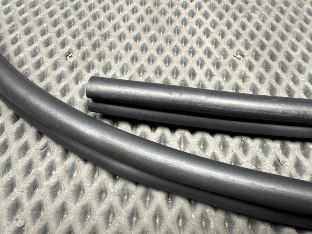 Подкапотный уплотнитель, 1030 рублей, Красноярск