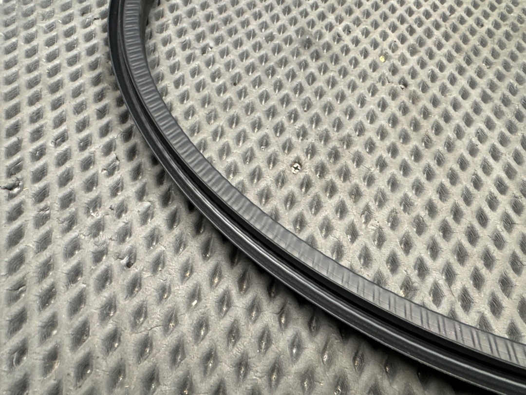 Подкапотный уплотнитель, 1030 рублей, Красноярск