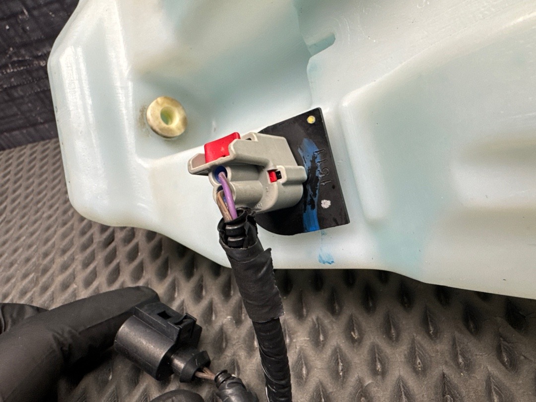 Бачок омывателя, 6460 рублей, Красноярск