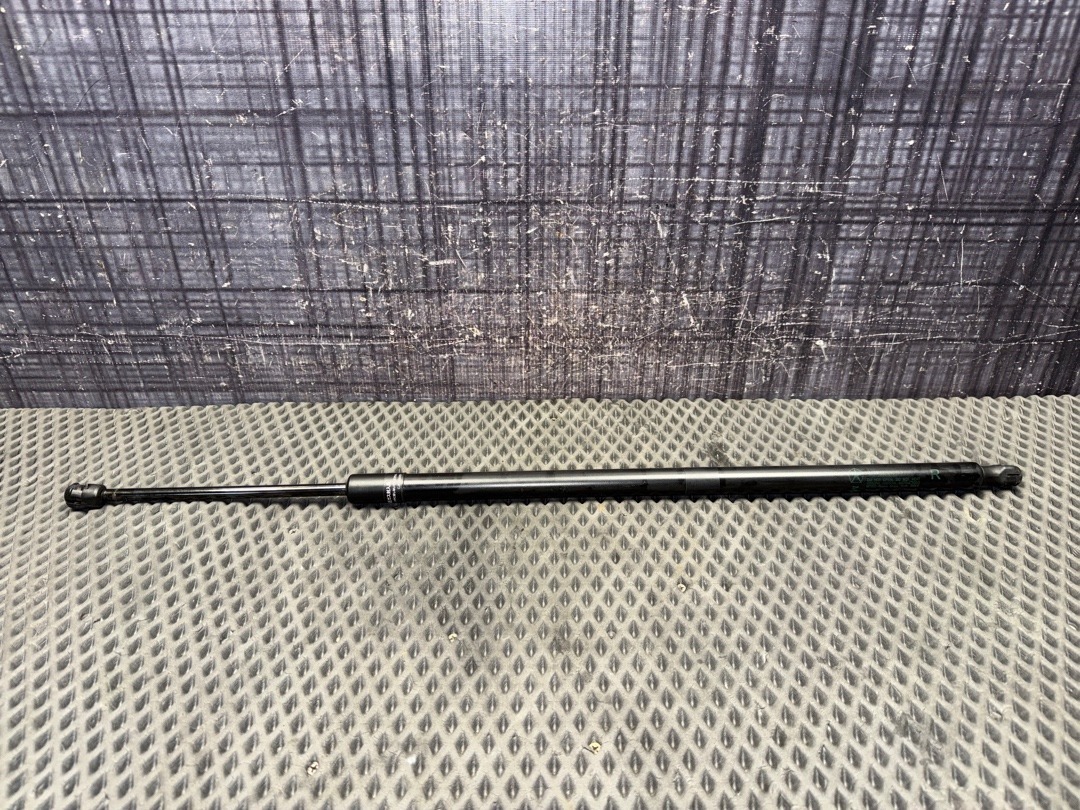 Амортизатор багажника, 3060 рублей, Красноярск