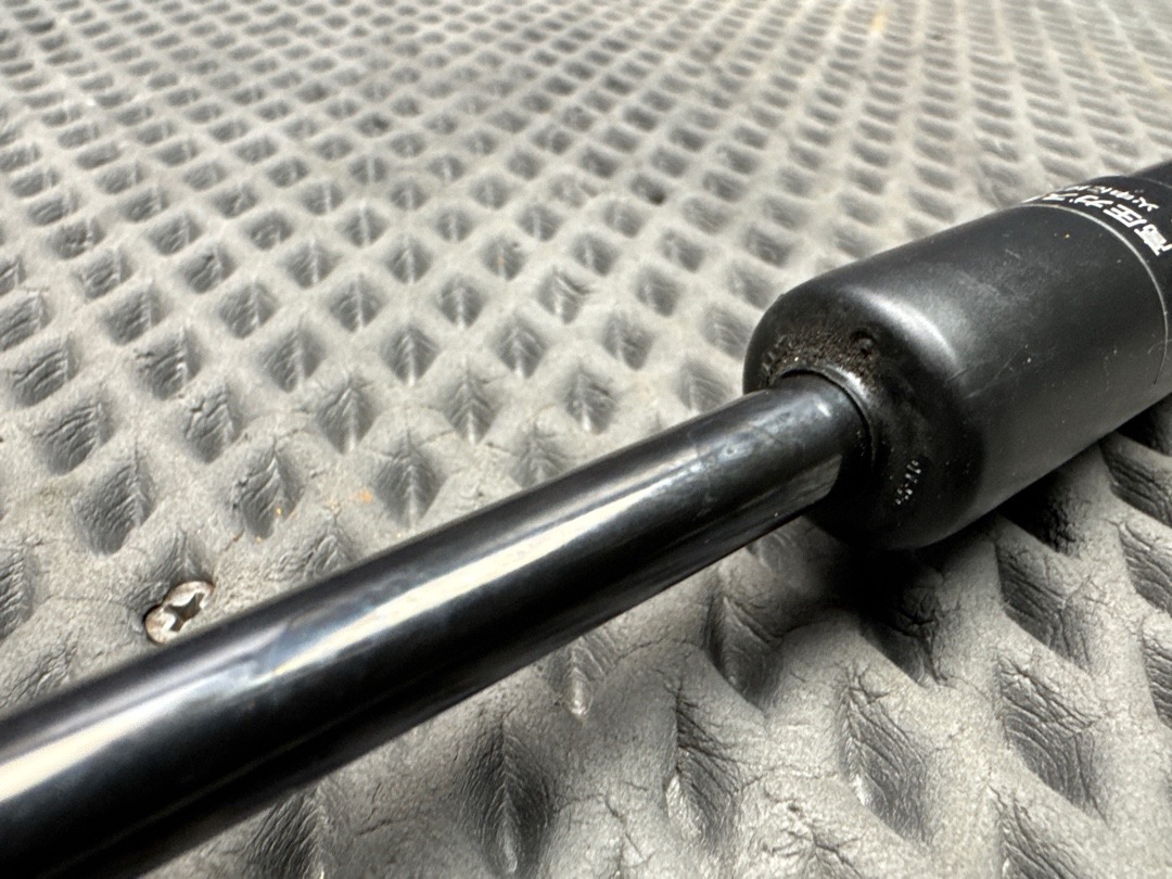 Амортизатор багажника, 3060 рублей, Красноярск