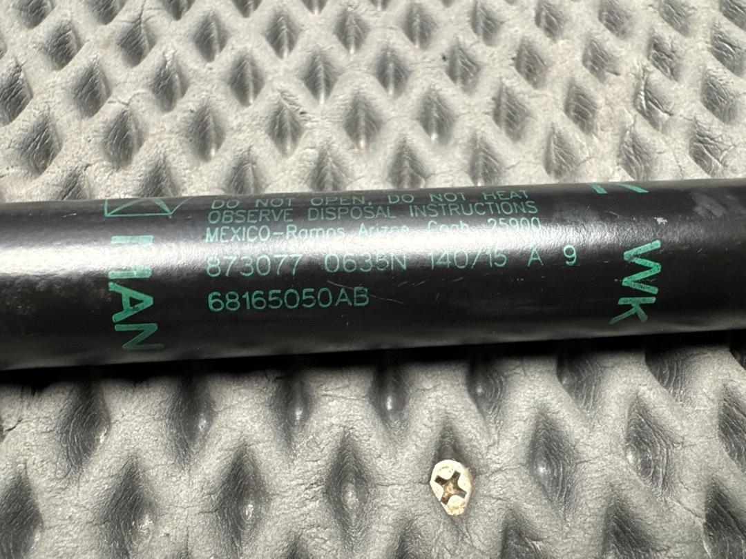 Амортизатор багажника, 3060 рублей, Красноярск