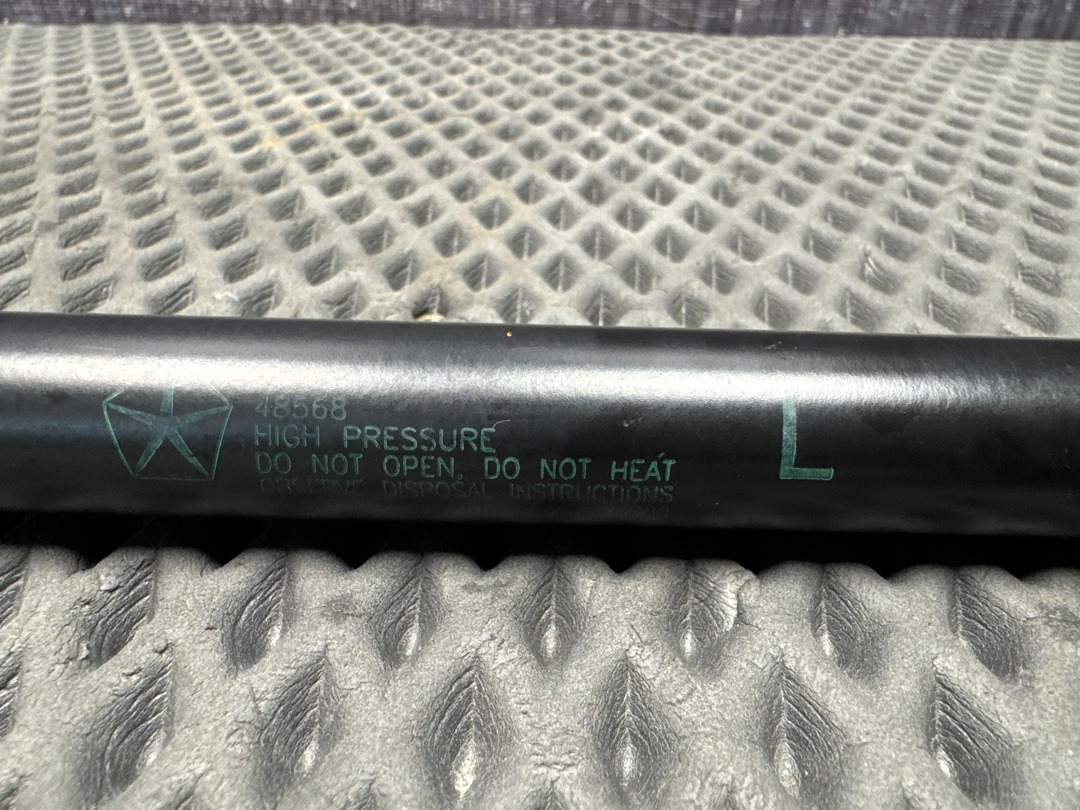 Амортизатор багажника, 3060 рублей, Красноярск