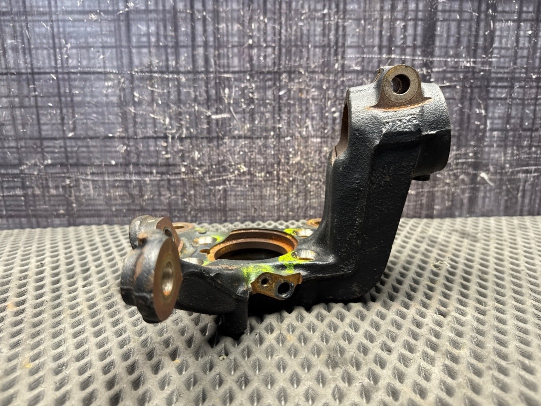 Поворотный кулак, 2370 рублей, Красноярск