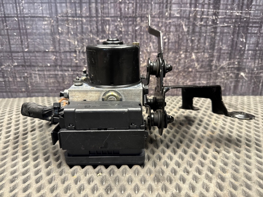 Блок ABS, 2320 рублей, Красноярск