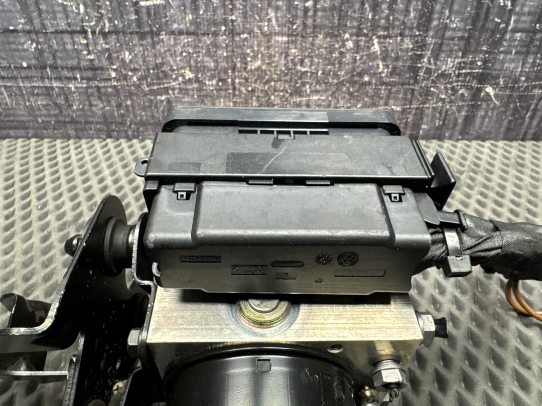 Блок ABS, 2320 рублей, Красноярск