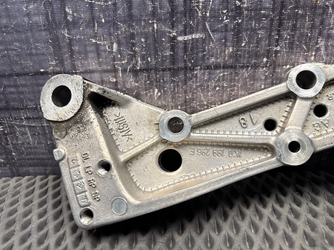 Кронштейн, 3180 рублей, Красноярск