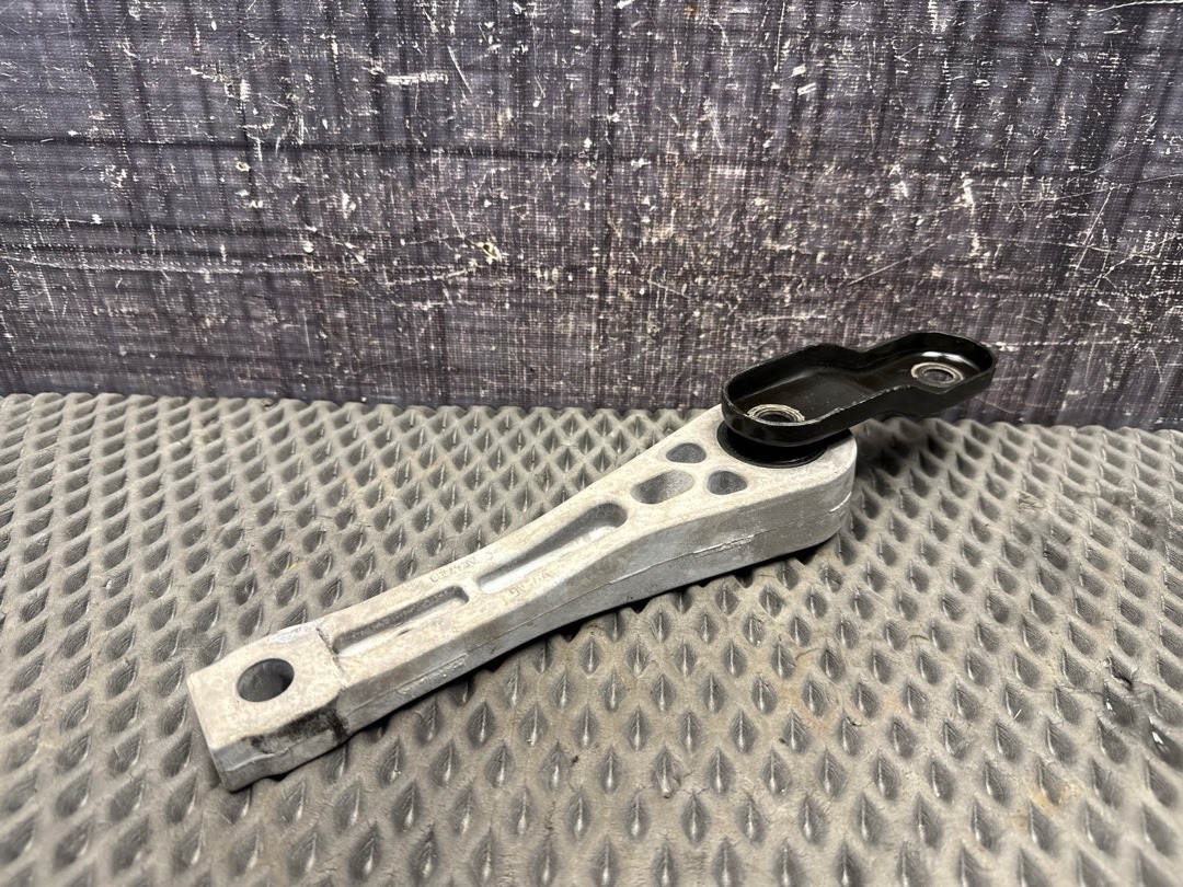 Опора двигателя, 970 рублей, Красноярск