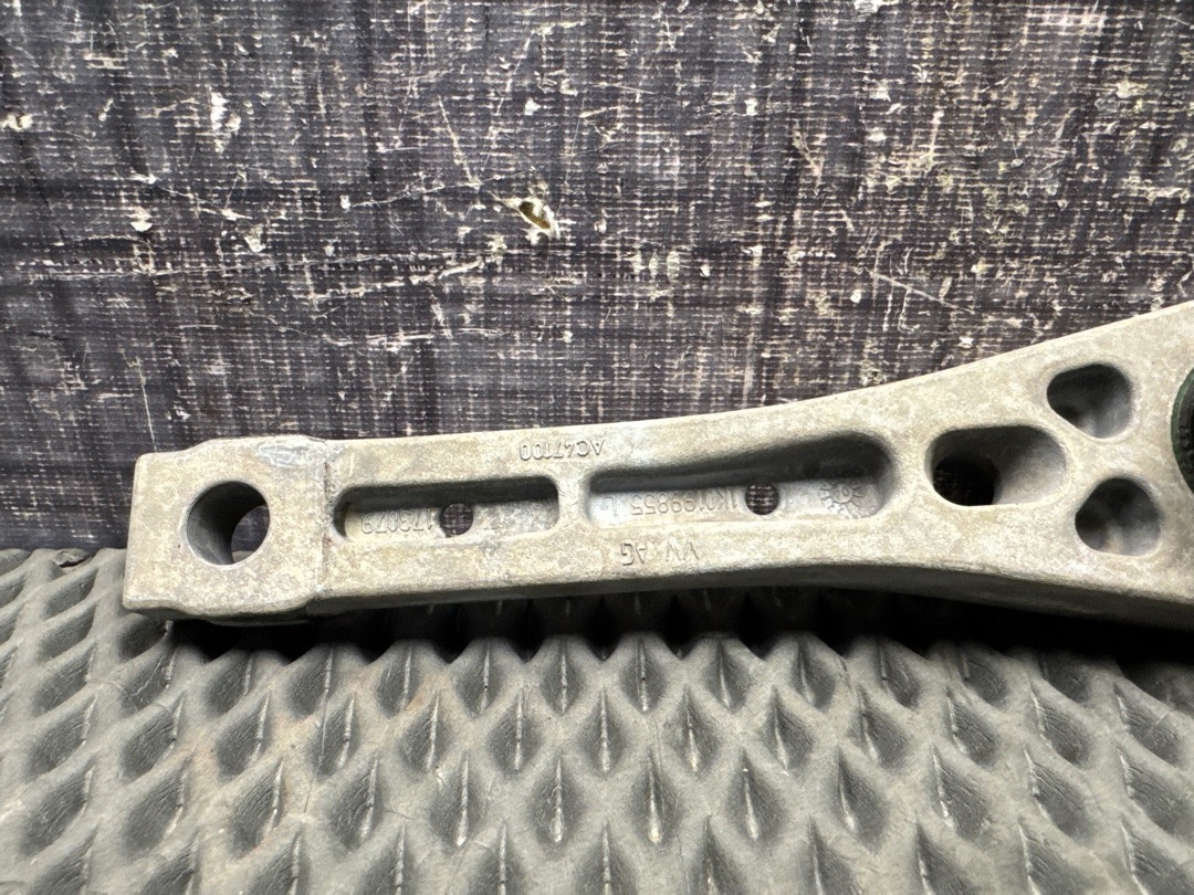 Опора двигателя, 970 рублей, Красноярск