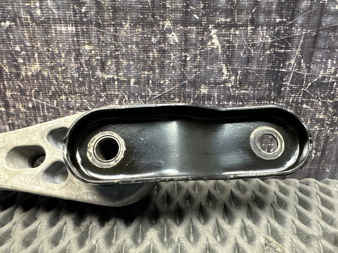 Опора двигателя, 970 рублей, Красноярск