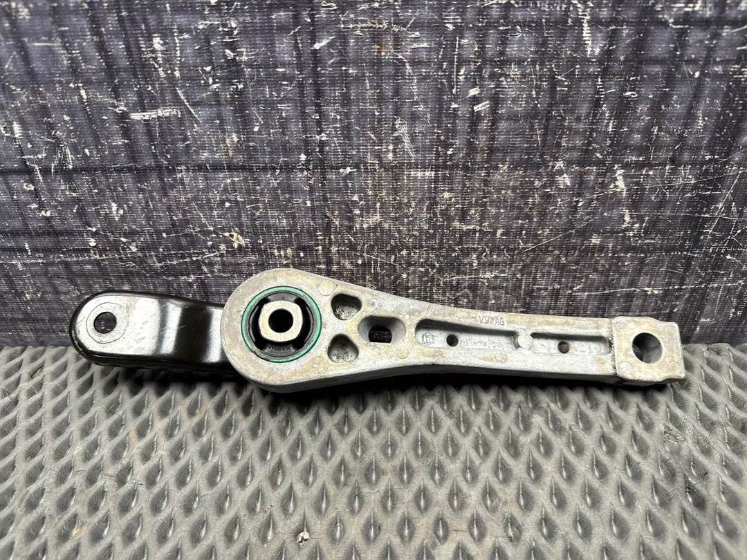 Опора двигателя, 970 рублей, Красноярск