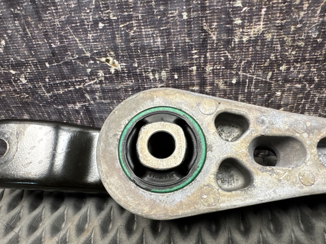 Опора двигателя, 970 рублей, Красноярск