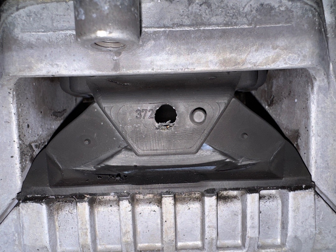 Подушка двигателя, 3730 рублей, Красноярск