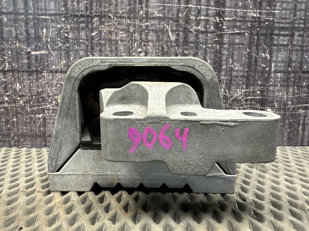 Подушка двигателя, 3730 рублей, Красноярск