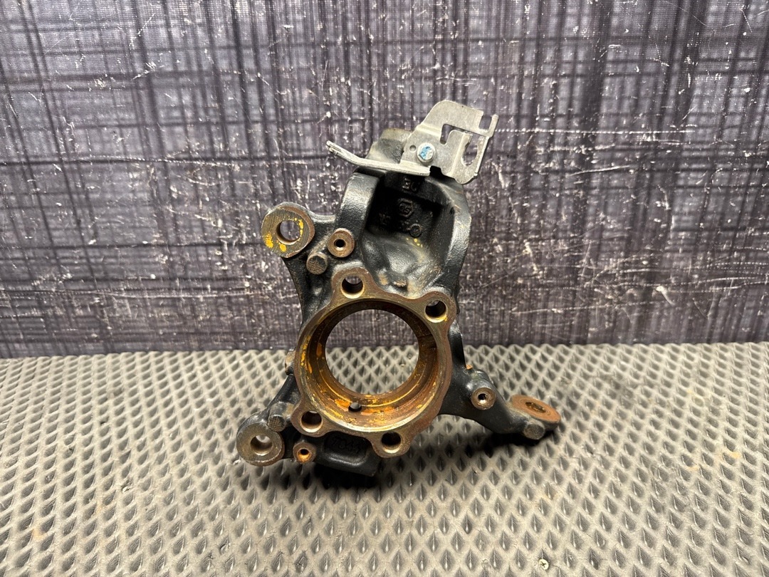 Поворотный кулак, 2370 рублей, Красноярск