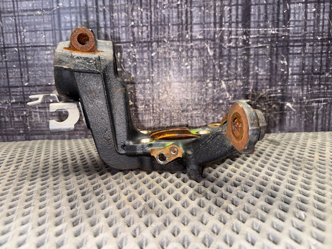 Поворотный кулак, 2370 рублей, Красноярск