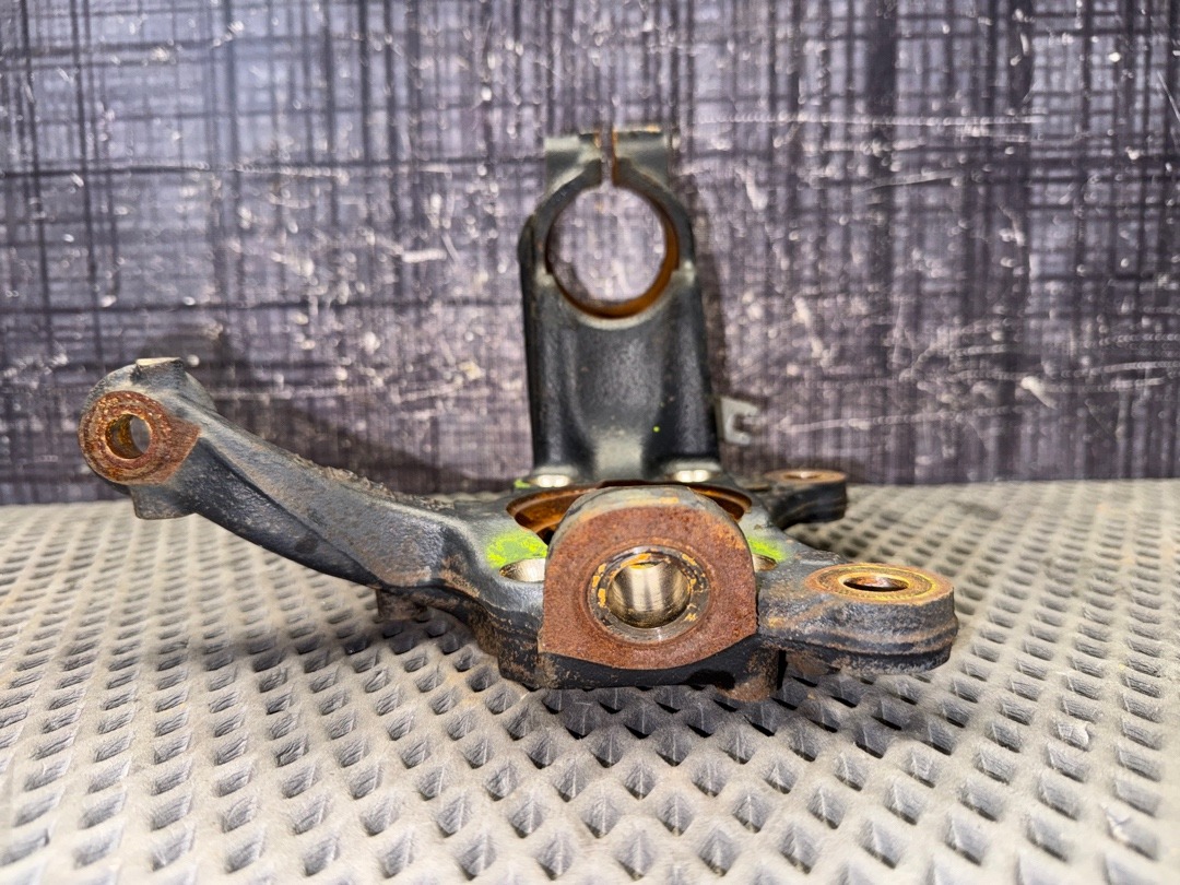 Поворотный кулак, 2370 рублей, Красноярск