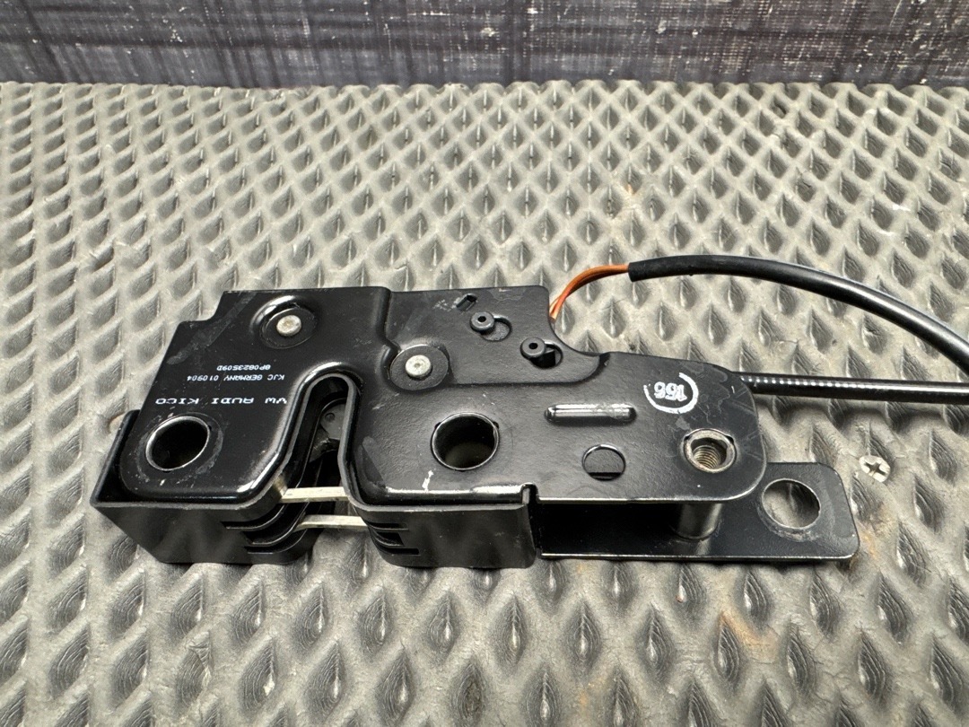 Замок капота, 1820 рублей, Красноярск