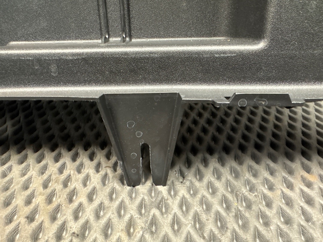 Пластик багажника, 1330 рублей, Красноярск