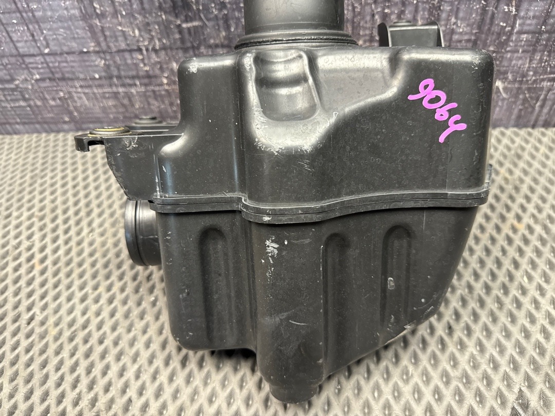 Резонатор воздушного фильтра, 2010 рублей, Красноярск