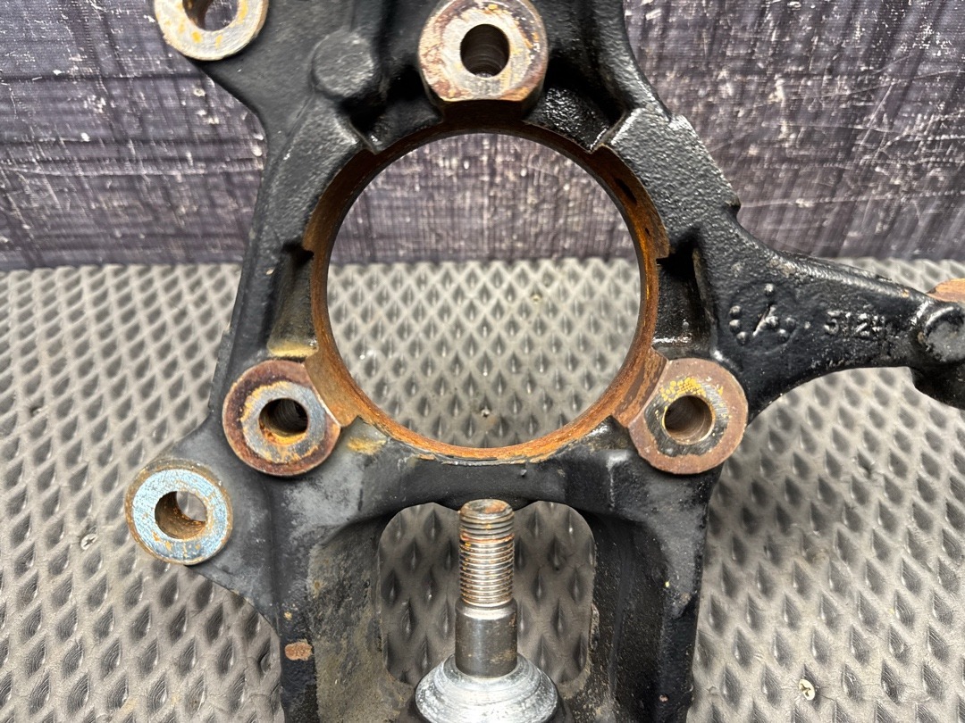 Поворотный кулак, 6710 рублей, Красноярск