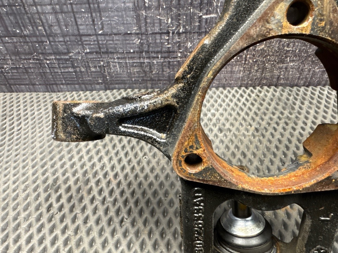 Поворотный кулак, 6710 рублей, Красноярск