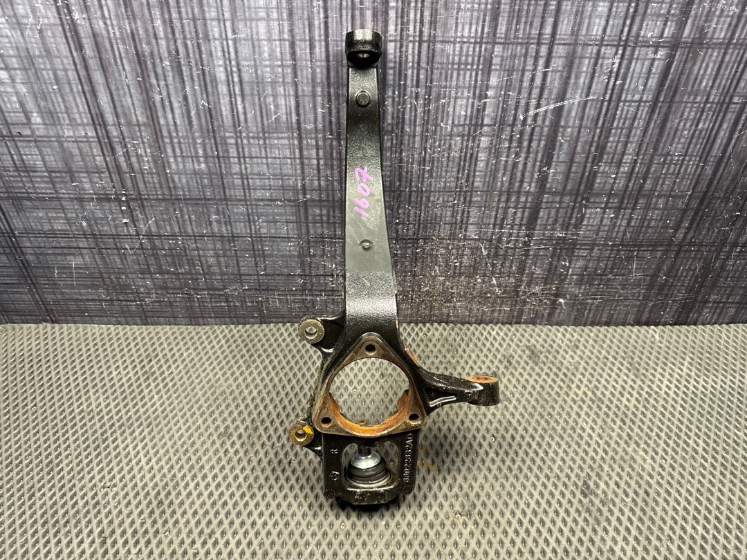 Поворотный кулак, 6710 рублей, Красноярск