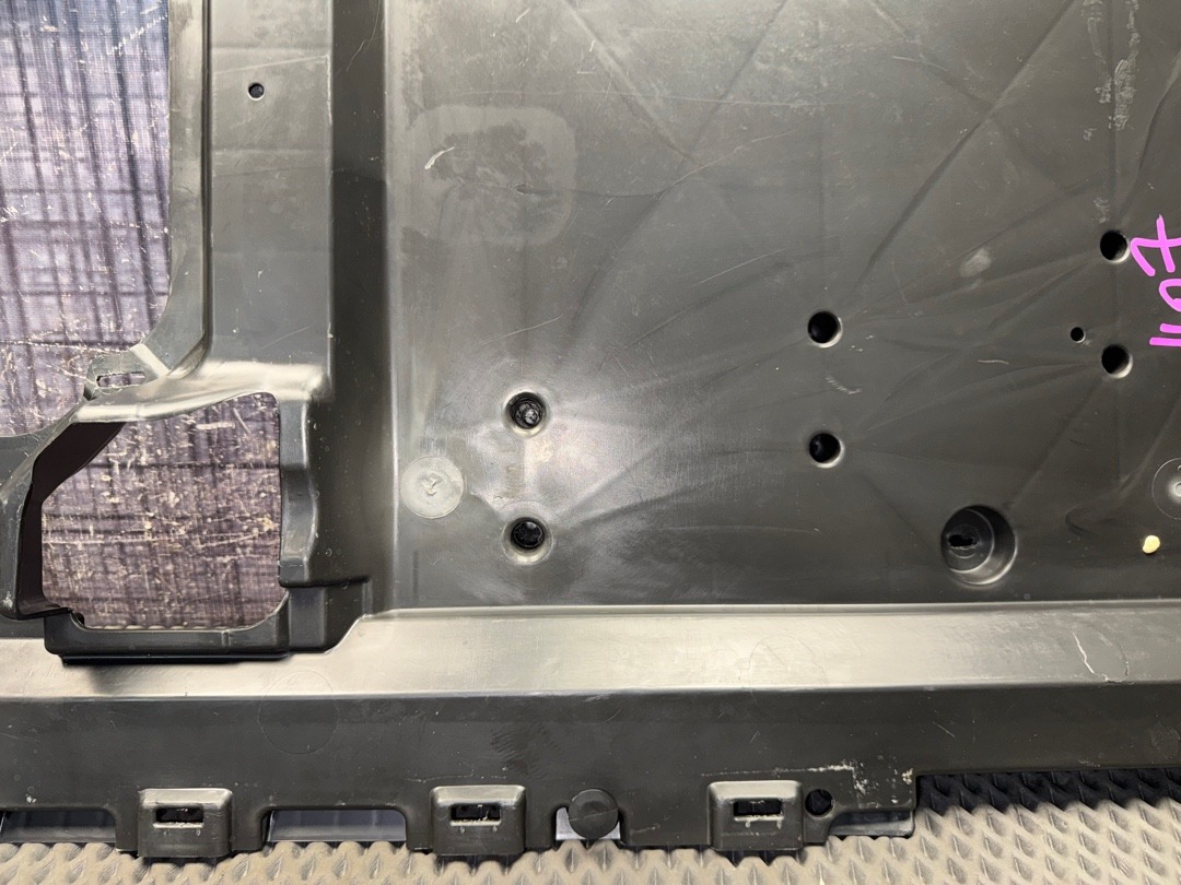 Пластик багажника, 2210 рублей, Красноярск