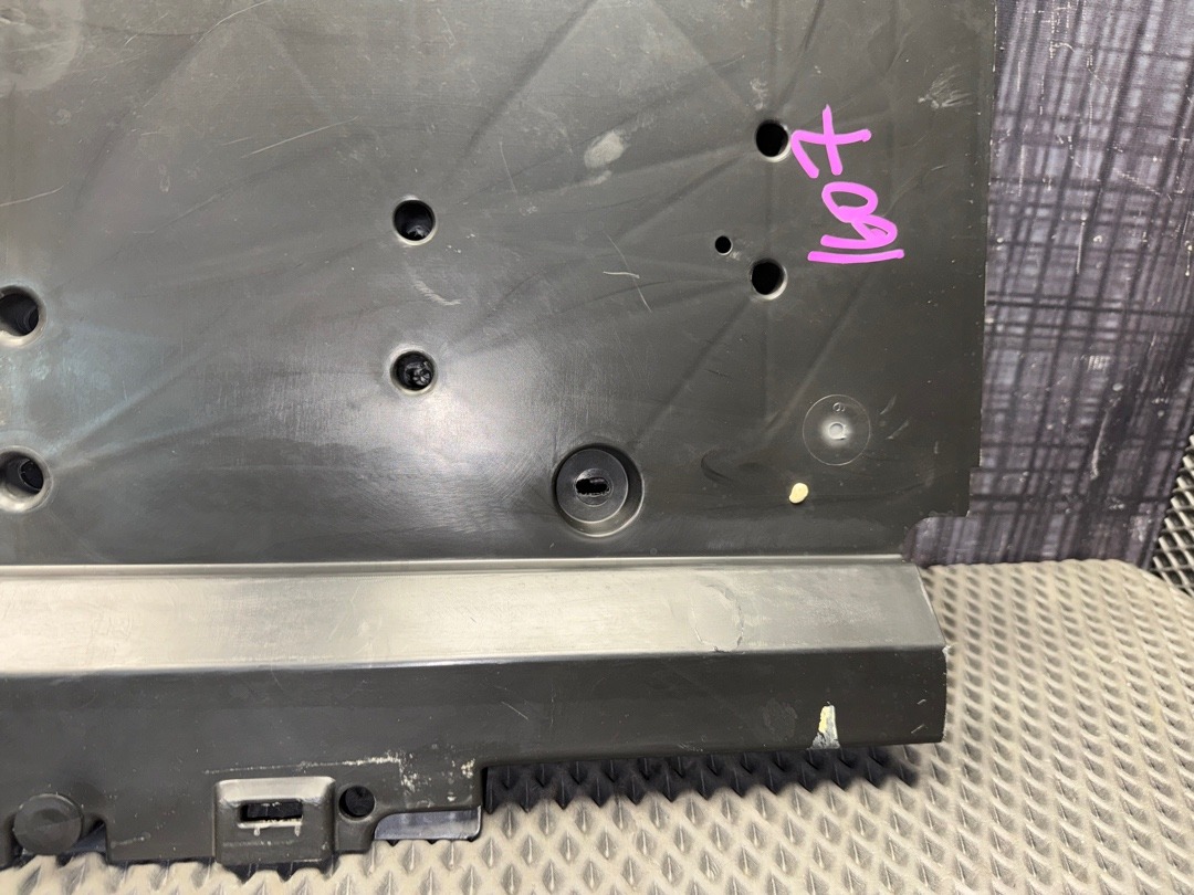 Пластик багажника, 2210 рублей, Красноярск