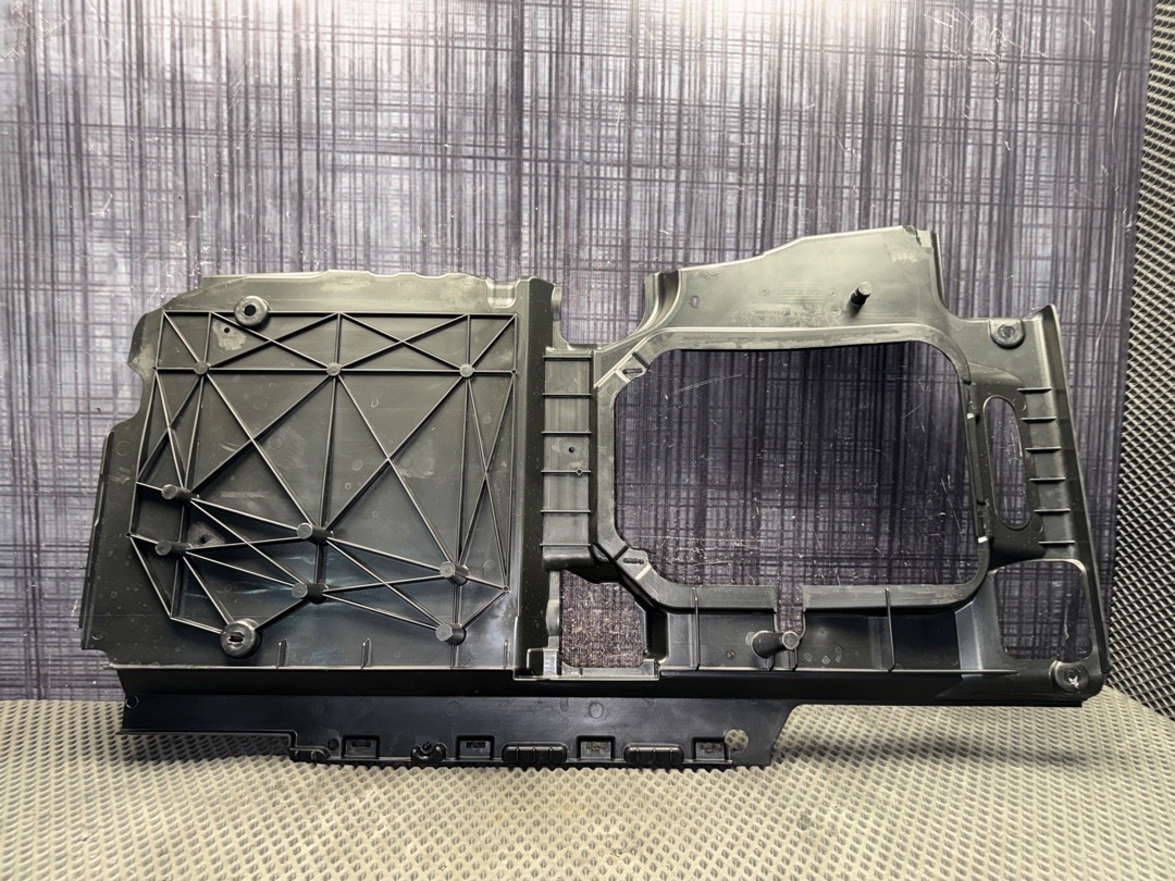 Пластик багажника, 2210 рублей, Красноярск