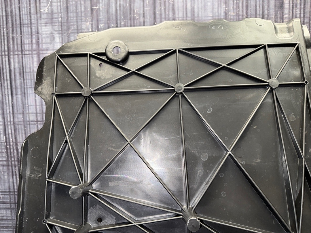 Пластик багажника, 2210 рублей, Красноярск