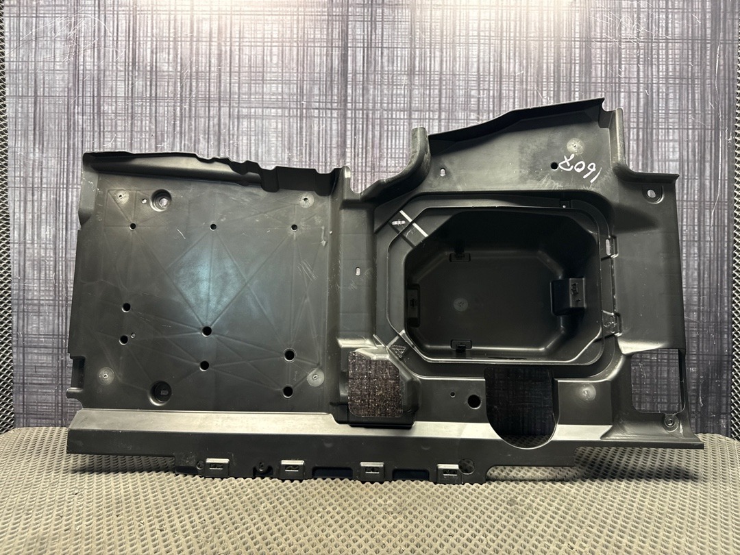 Пластик багажника, 2140 рублей, Красноярск