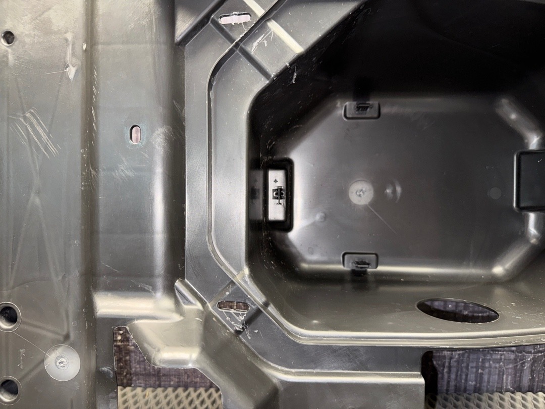 Пластик багажника, 2140 рублей, Красноярск