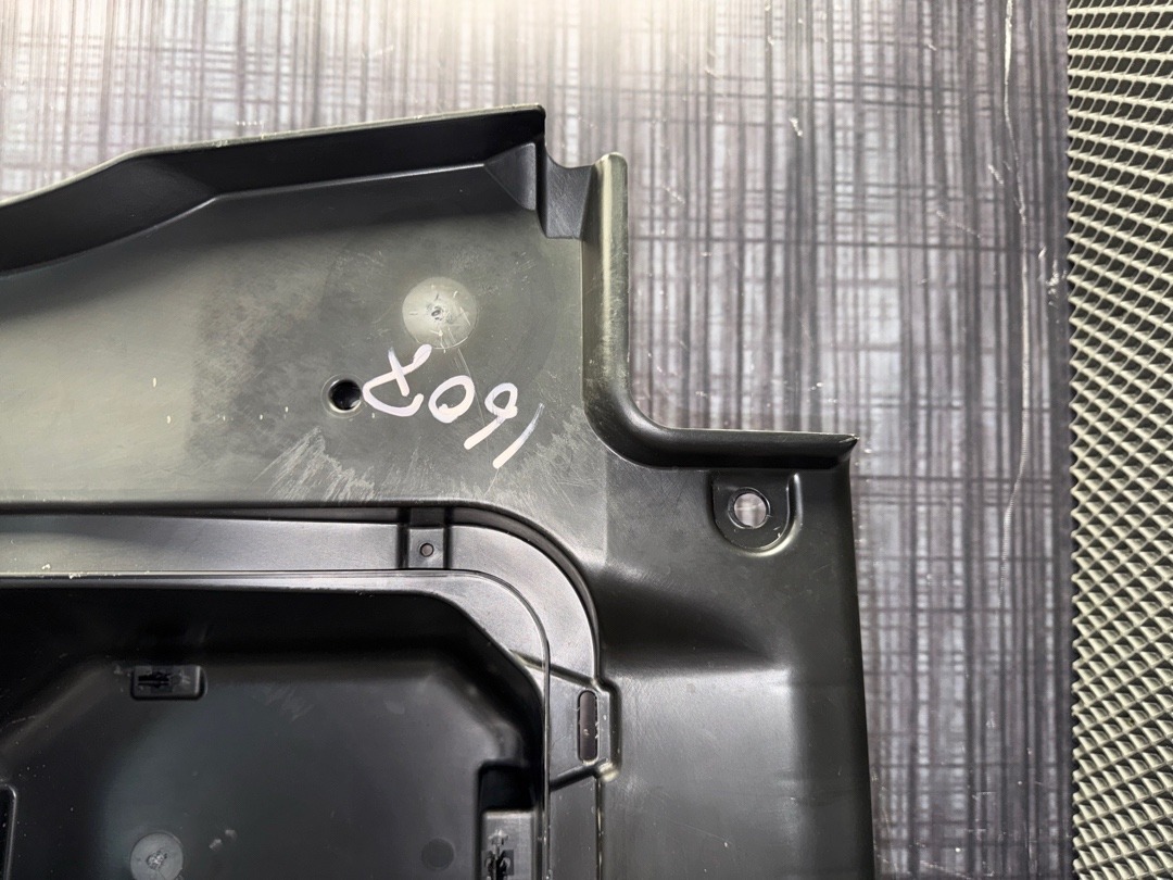 Пластик багажника, 2140 рублей, Красноярск