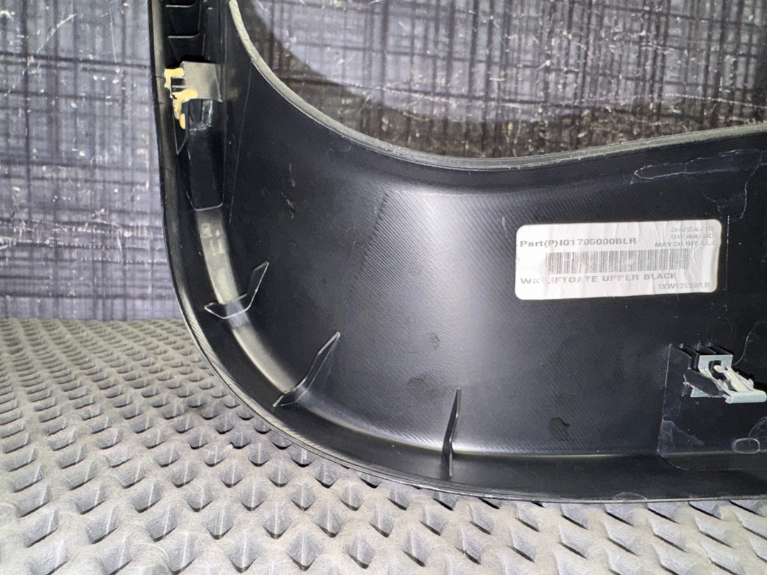 Обшивка крышки багажника, 1410 рублей, Красноярск