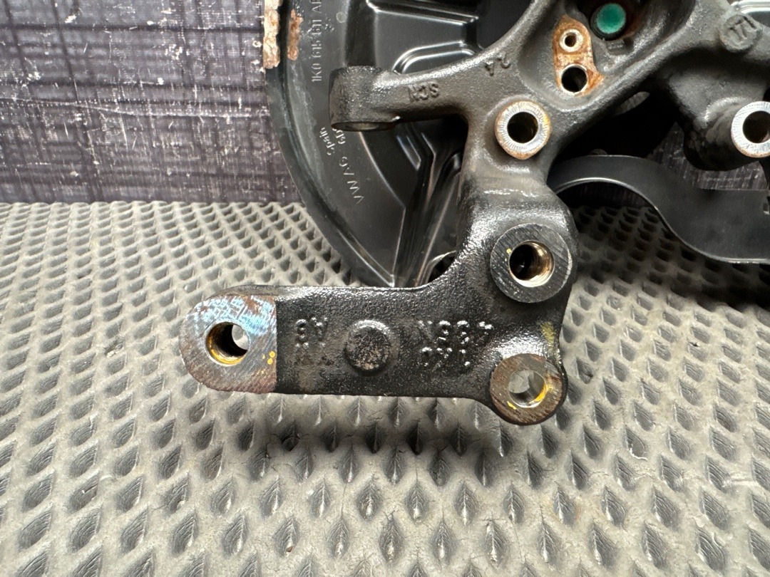 Поворотный кулак, 3680 рублей, Красноярск