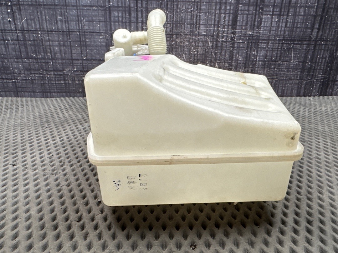 Бачок омывателя, 3140 рублей, Красноярск