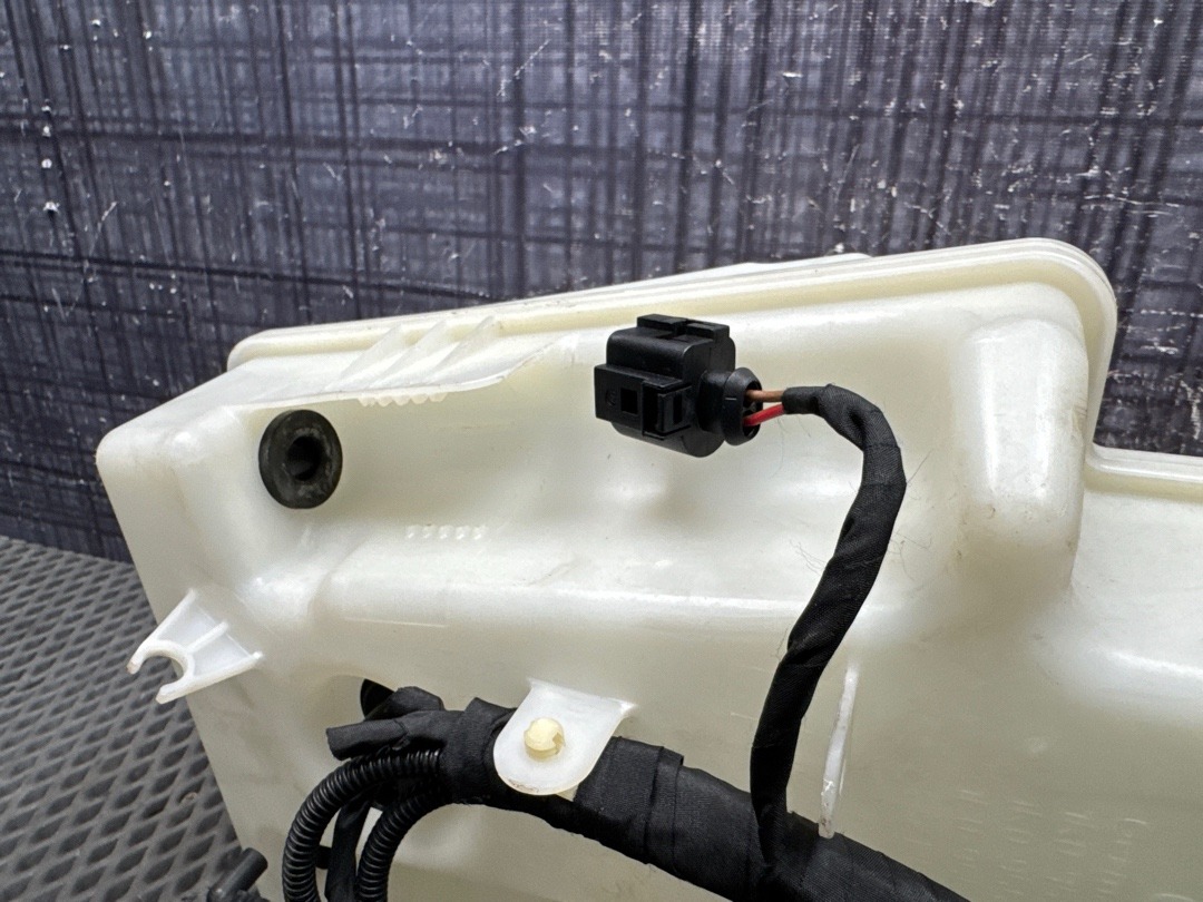 Бачок омывателя, 3140 рублей, Красноярск