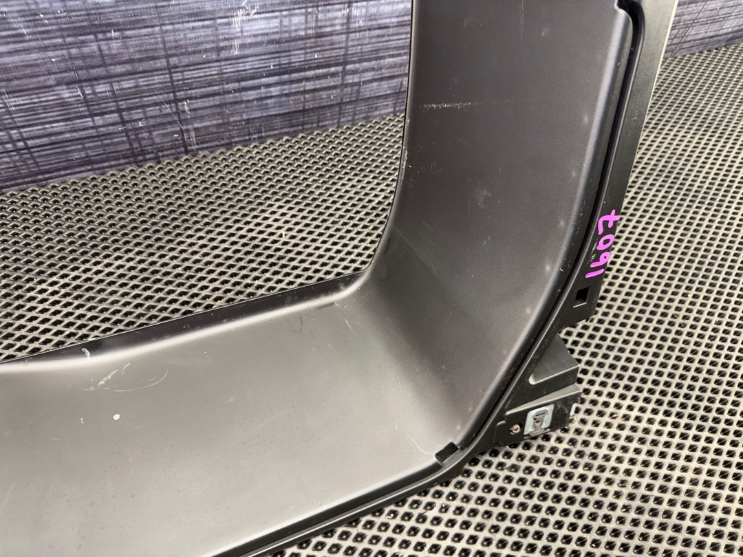 Пластик багажника, 2610 рублей, Красноярск