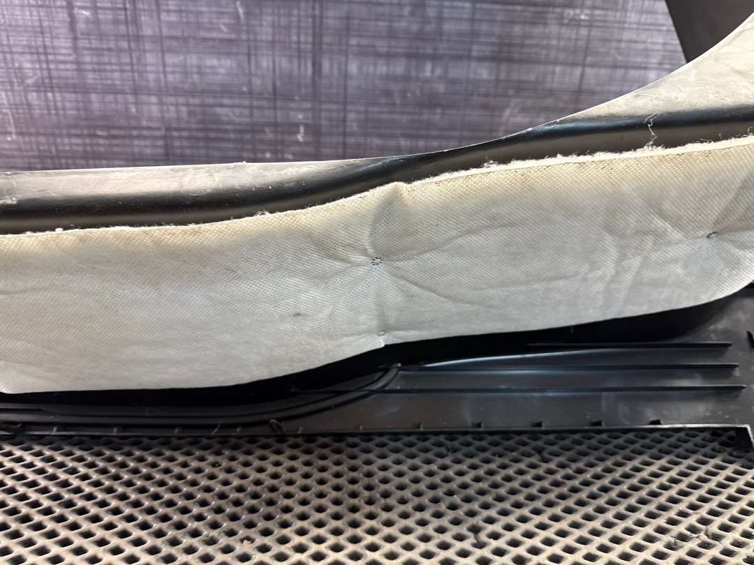 Пластик багажника, 2610 рублей, Красноярск