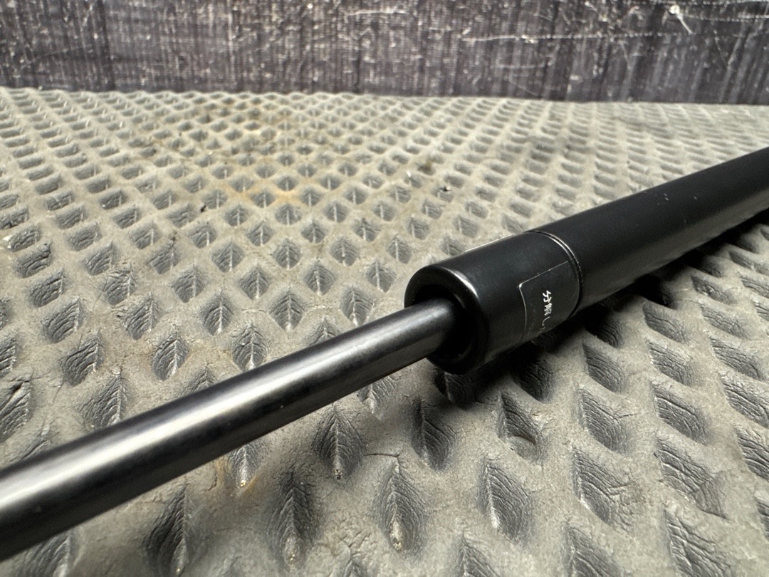 Амортизатор капота, 1380 рублей, Красноярск