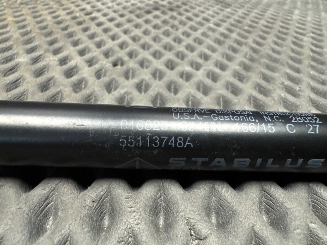 Амортизатор капота, 1380 рублей, Красноярск