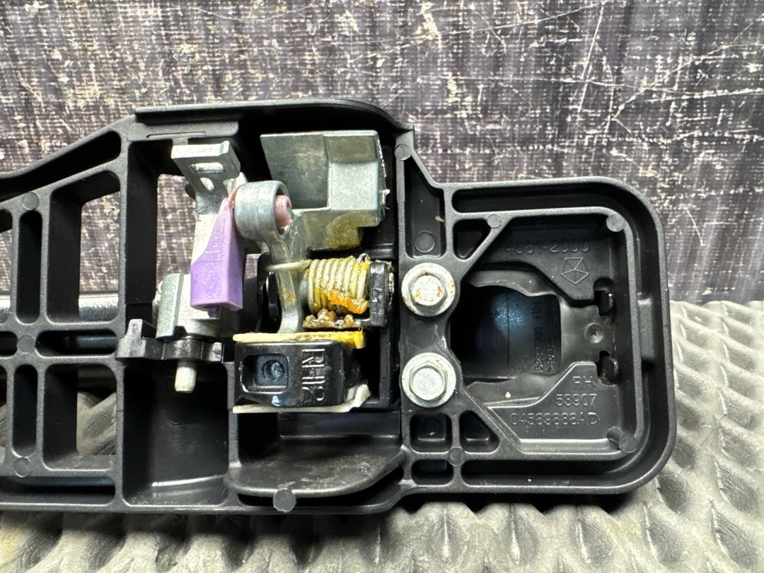 Ручка двери внешняя, 2560 рублей, Красноярск